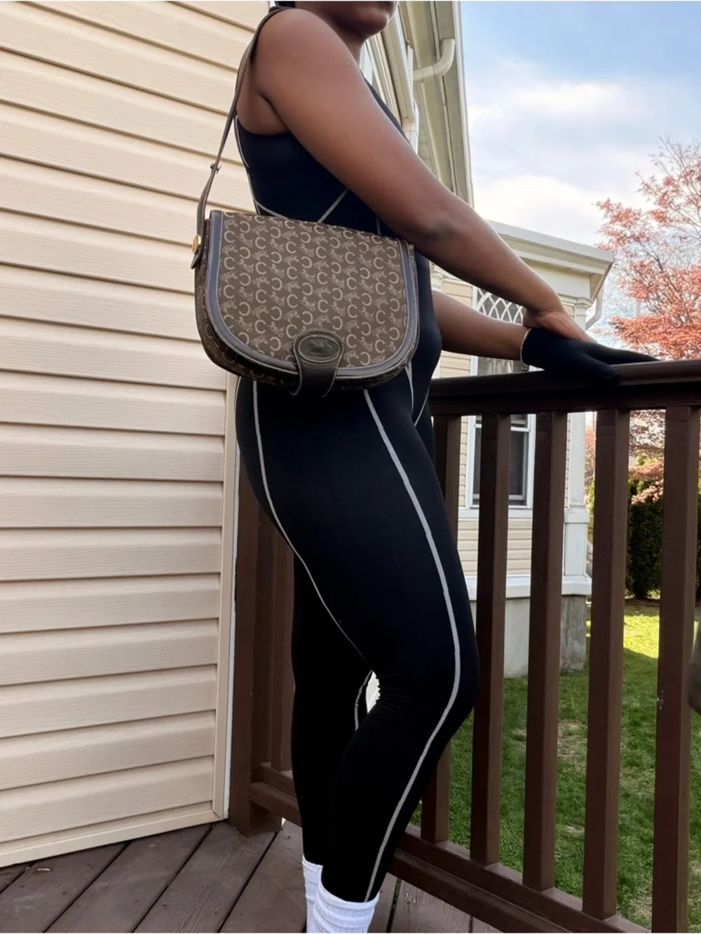 Pre-loveAuthentic Celine Vintage Brown Handbag – Timeless Chic Style - Picture 3 of 16